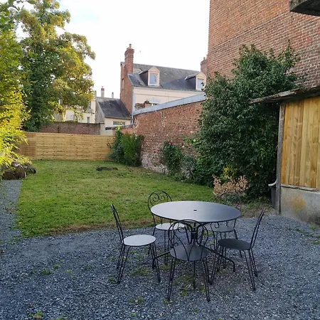 Сasa de vacaciones Maison De Avec Jardin